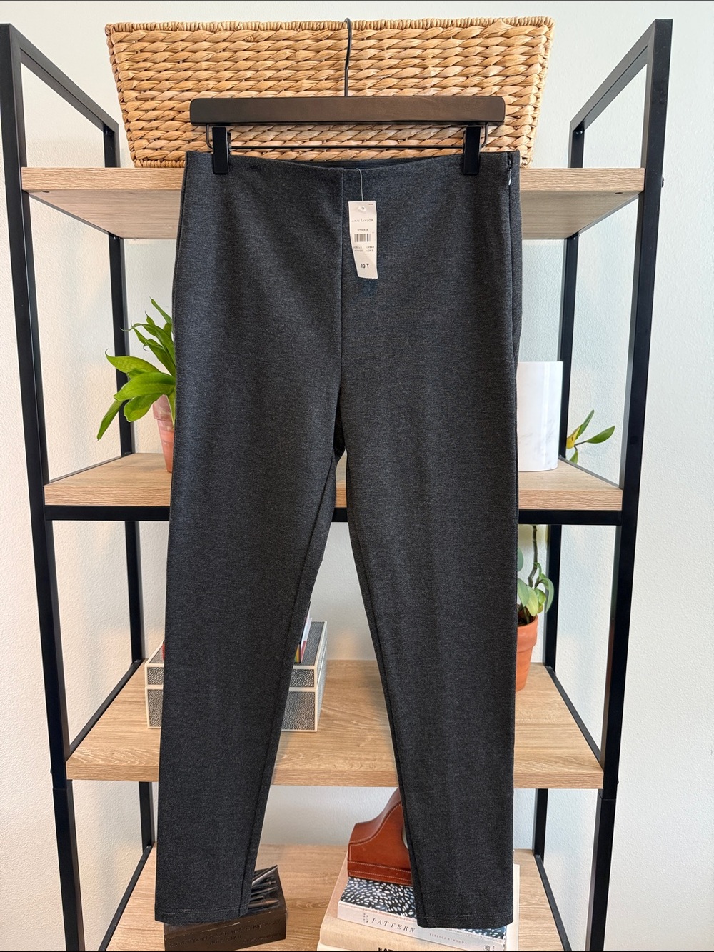 NWT Ann Taylor High-Rise Stretch Ponte Knit Skinny Career Dress Pant Trouser 10T